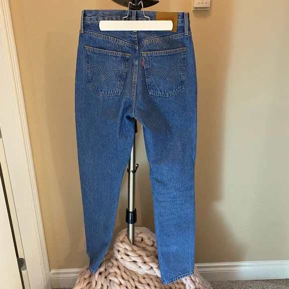 Levi’s 501 medium wash jeans - Size 25 - Picture 2 of 6